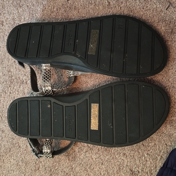 Vionic boca pewter embellished sandal worn once - Picture 2 of 2